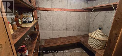 14 Drury Crescent, St. Catharines (Carlton/Bunting), ON - Indoor