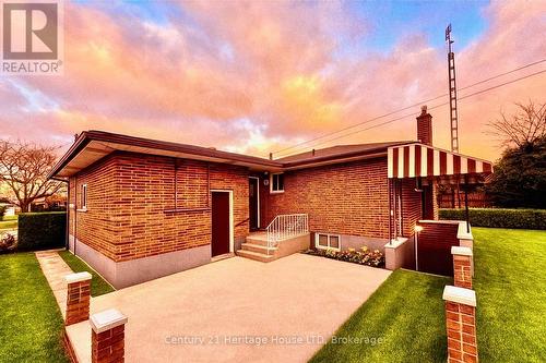 14 Drury Crescent, St. Catharines (Carlton/Bunting), ON - Outdoor With Exterior