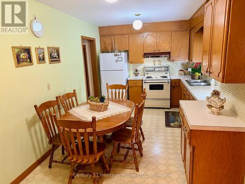 14 Drury Crescent, St. Catharines (Carlton/Bunting), ON - Indoor