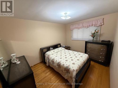 14 Drury Crescent, St. Catharines (Carlton/Bunting), ON - Indoor Photo Showing Bedroom