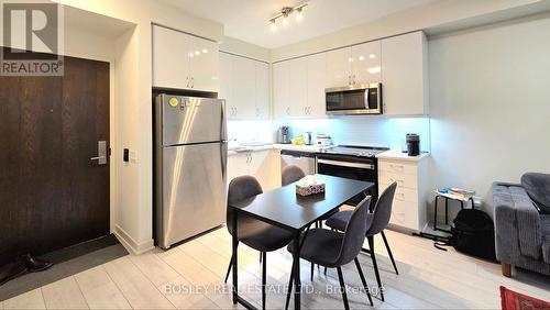 1618 - 4955 Yonge Street, Toronto, ON - Indoor Photo Showing Kitchen