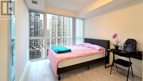 1618 - 4955 Yonge Street, Toronto, ON - Indoor Photo Showing Bedroom