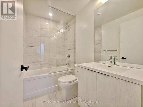 4607 - 8 Interchange Way, Vaughan, ON - Indoor Photo Showing Bathroom