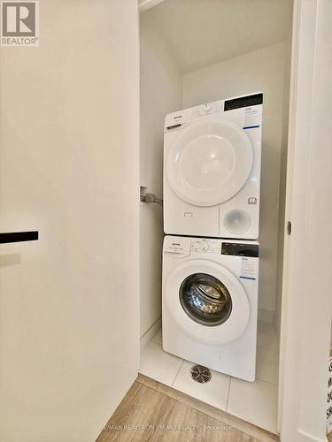 4607 - 8 Interchange Way, Vaughan, ON - Indoor Photo Showing Laundry Room