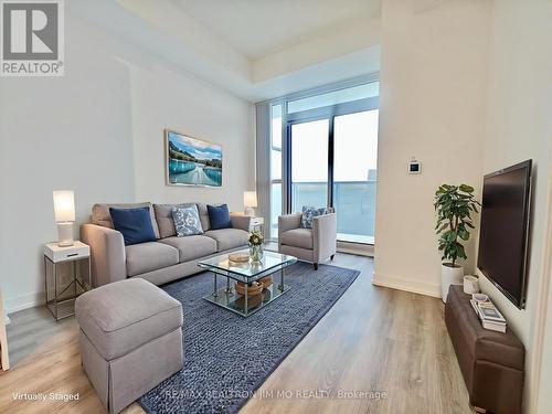 4607 - 8 Interchange Way, Vaughan, ON - Indoor Photo Showing Living Room