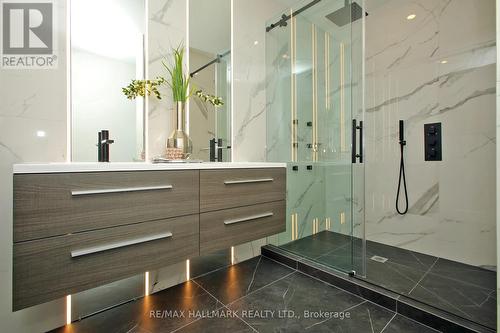 4B Owen Street, Toronto, ON - Indoor Photo Showing Bathroom