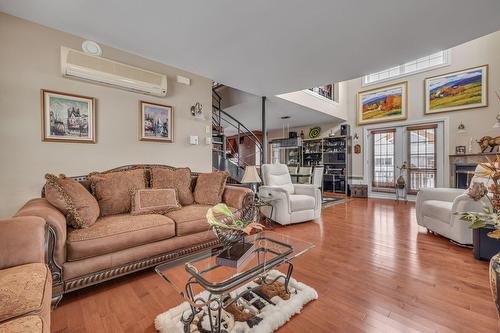Living room - 45 Av. Du Soleil, Fossambault-Sur-Le-Lac, QC - Indoor Photo Showing Living Room