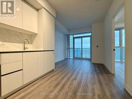 2911 - 8 Interchange Way, Vaughan, ON - Indoor Photo Showing Other Room