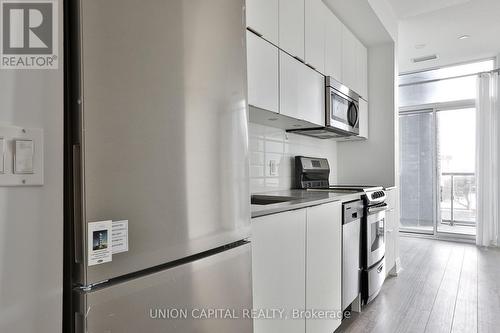 305 - 56 Annie Craig Drive, Toronto, ON - Indoor Photo Showing Kitchen With Stainless Steel Kitchen