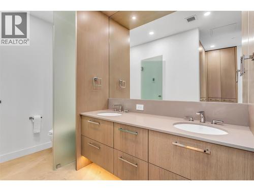 3409 Lakeshore Road Unit# Ph S607, Kelowna, BC - Indoor Photo Showing Bathroom