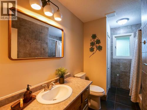 4678 Ten Mile Lake Road, Quesnel, BC - Indoor Photo Showing Bathroom