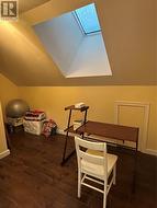 Bedroom or could be a office - 