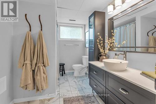 Lower level bathroom - 1 Highland Drive, Tillsonburg, ON - Indoor Photo Showing Bathroom