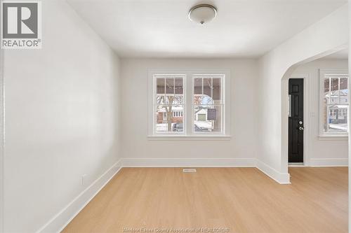 860 Edward Avenue, Windsor, ON - Indoor Photo Showing Other Room