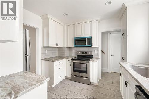 860 Edward Avenue, Windsor, ON - Indoor Photo Showing Kitchen With Double Sink