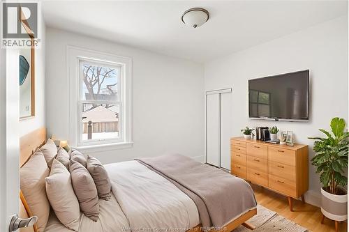 860 Edward Avenue, Windsor, ON - Indoor Photo Showing Bedroom