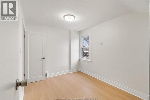 860 Edward Avenue, Windsor, ON - Indoor Photo Showing Other Room