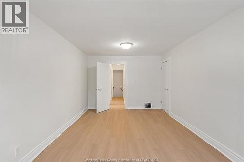 860 Edward Avenue, Windsor, ON - Indoor Photo Showing Other Room