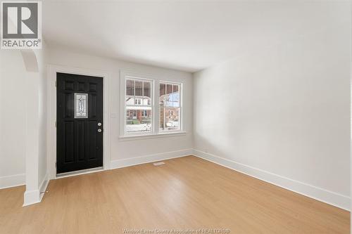 860 Edward Avenue, Windsor, ON - Indoor Photo Showing Other Room