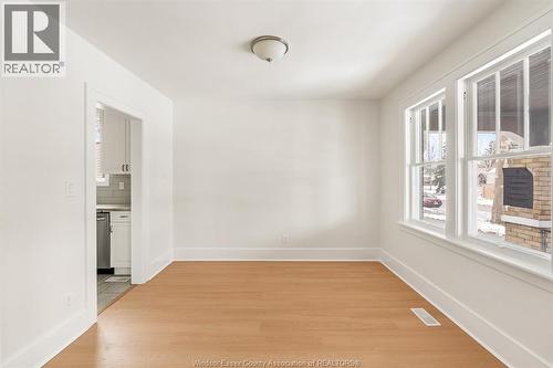 860 Edward Avenue, Windsor, ON - Indoor Photo Showing Other Room