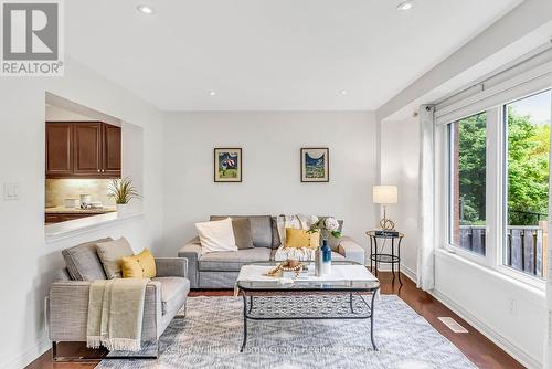 #37 - 1035 Victoria Road S, Guelph (Kortright East), ON - Indoor Photo Showing Living Room