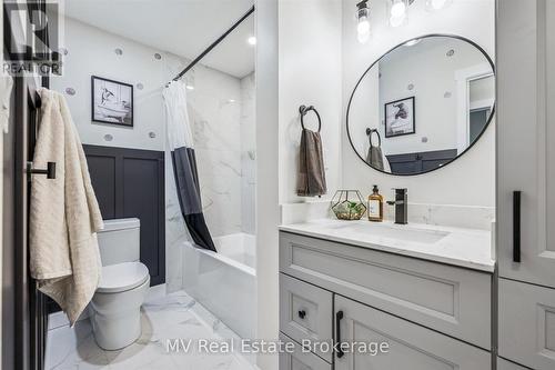 7003 Beatty Line N, Centre Wellington, ON - Indoor Photo Showing Bathroom