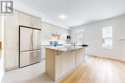 1476 Melville Bonus Crescent, Milton, ON - Indoor Photo Showing Kitchen