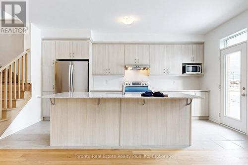 1476 Melville Bonus Crescent, Milton, ON - Indoor Photo Showing Kitchen