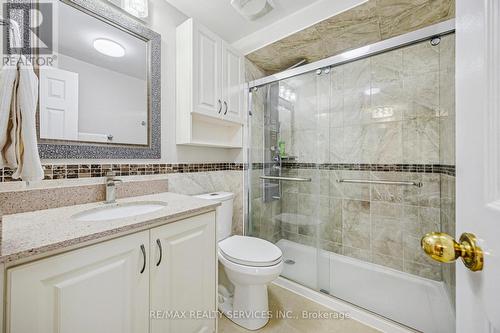7 Duggan Drive, Brampton, ON - Indoor Photo Showing Bathroom