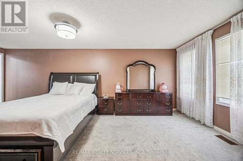 7 Duggan Drive, Brampton, ON - Indoor Photo Showing Bedroom