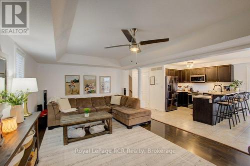11 Green Street, Mapleton, ON - Indoor Photo Showing Living Room