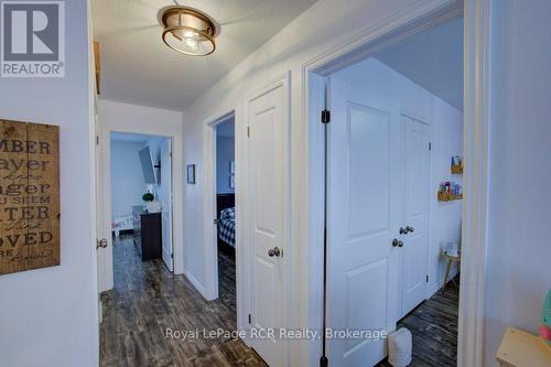 11 Green Street, Mapleton, ON - Indoor Photo Showing Other Room