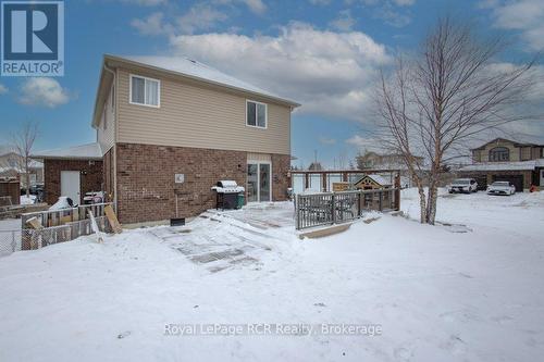 11 Green Street, Mapleton, ON - Outdoor