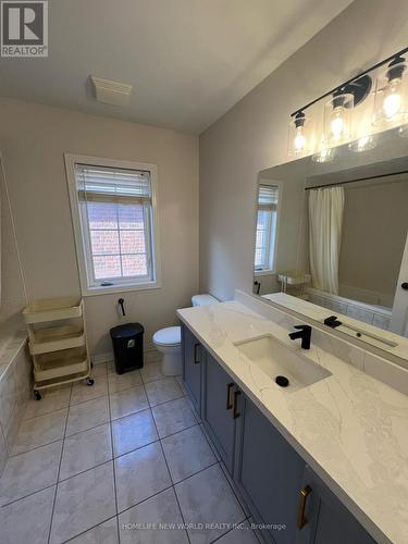61 Lakespring Drive, Markham, ON - Indoor Photo Showing Bathroom