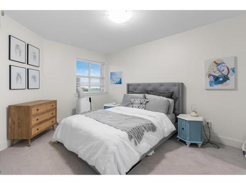 419 30515 Cardinal Avenue, Abbotsford, BC - Indoor Photo Showing Bedroom