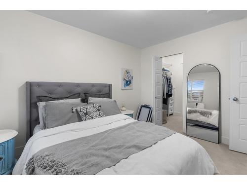 419 30515 Cardinal Avenue, Abbotsford, BC - Indoor Photo Showing Bedroom
