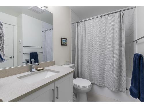 419 30515 Cardinal Avenue, Abbotsford, BC - Indoor Photo Showing Bathroom