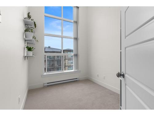 419 30515 Cardinal Avenue, Abbotsford, BC - Indoor Photo Showing Other Room