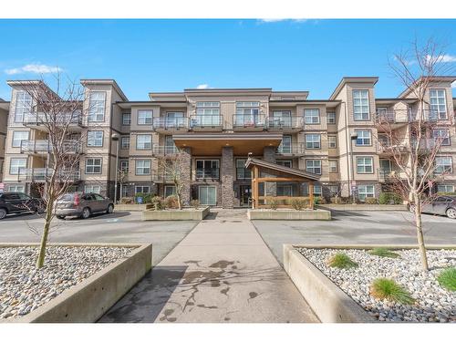 419 30515 Cardinal Avenue, Abbotsford, BC - Outdoor With Facade