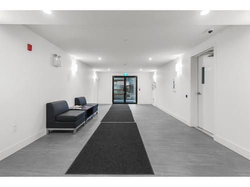 419 30515 Cardinal Avenue, Abbotsford, BC - Indoor Photo Showing Other Room