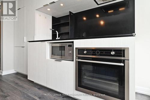 1801 - 77 Shuter Street, Toronto, ON - Indoor Photo Showing Kitchen