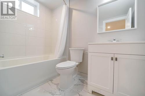 1 - 35 St George Street, Brantford, ON - Indoor Photo Showing Bathroom