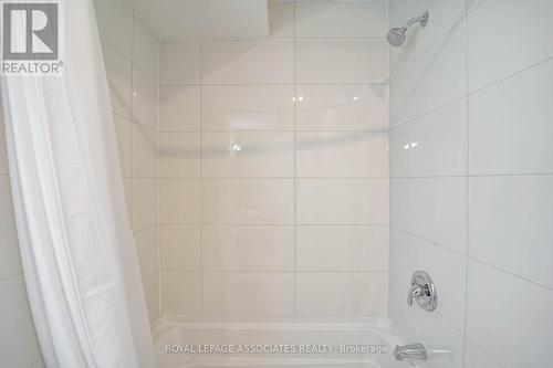 1 - 35 St George Street, Brantford, ON - Indoor Photo Showing Bathroom