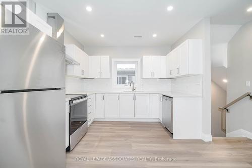 2 - 35 St George Street, Brantford, ON - Indoor Photo Showing Kitchen