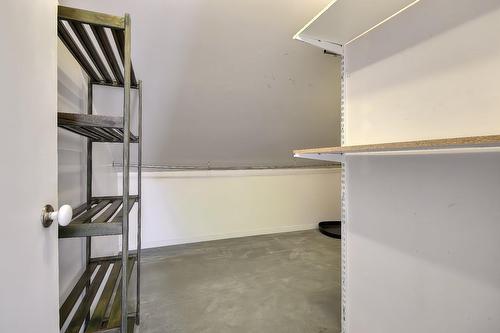 Storage - 6580 Rue Chabot, Montréal (Rosemont/La Petite-Patrie), QC - Indoor With Storage