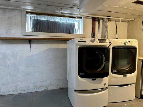 1102 Scott Street, Fort Frances, ON - Indoor Photo Showing Laundry Room