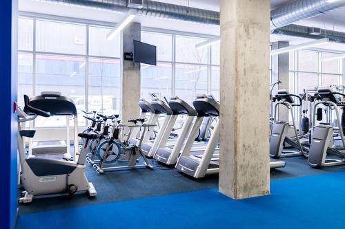 Salle d'exercice - 529-1414 Rue Chomedey, Montréal (Ville-Marie), QC - Indoor Photo Showing Gym Room