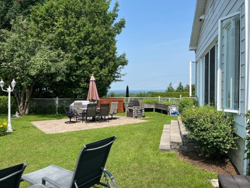 Courtyard - 621 Boul. Robitaille, Notre-Dame-Du-Mont-Carmel, QC - Outdoor