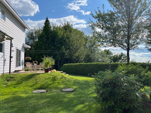 Courtyard - 621 Boul. Robitaille, Notre-Dame-Du-Mont-Carmel, QC - Outdoor