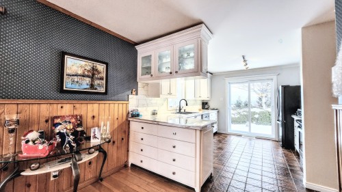 Kitchen - 621 Boul. Robitaille, Notre-Dame-Du-Mont-Carmel, QC - Indoor